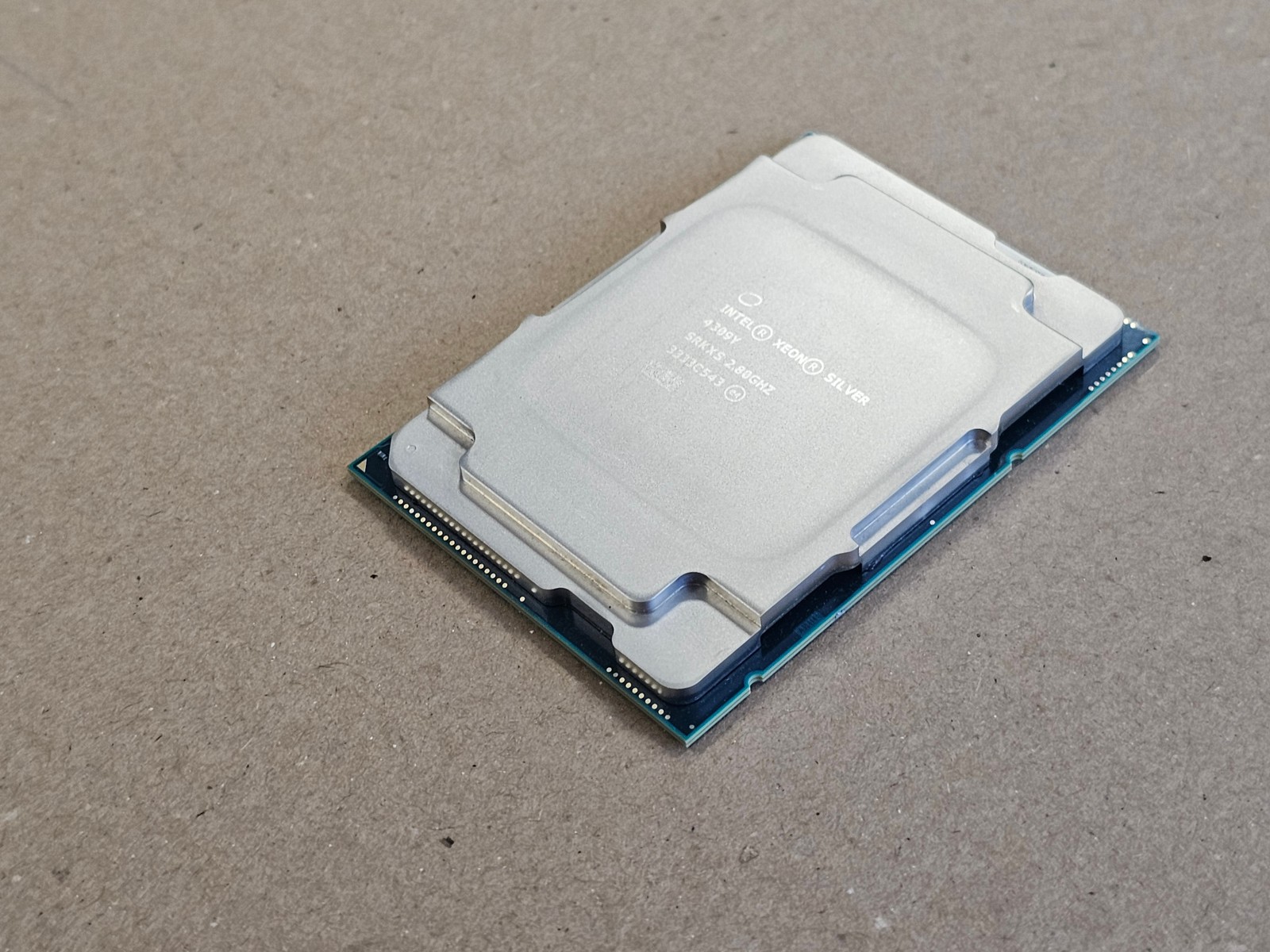 Intel Xeon Silver 4309Y 8Core 2.8GHz 12MB LGA4189 105W SRKXS 2Year Warranty 4