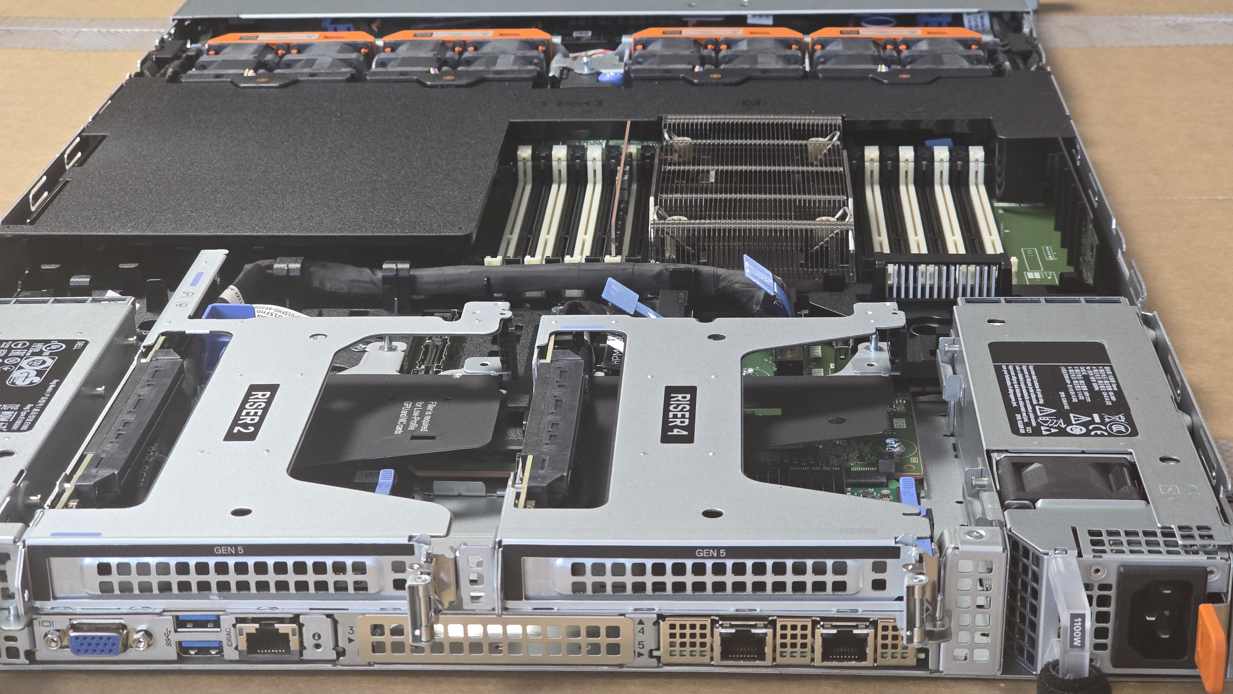 NEW DELL R470 Intel Xeon 6507P 3.5GHz 32GB RAM 8SFF 480GB SSD H968i RAID 2PSU 6