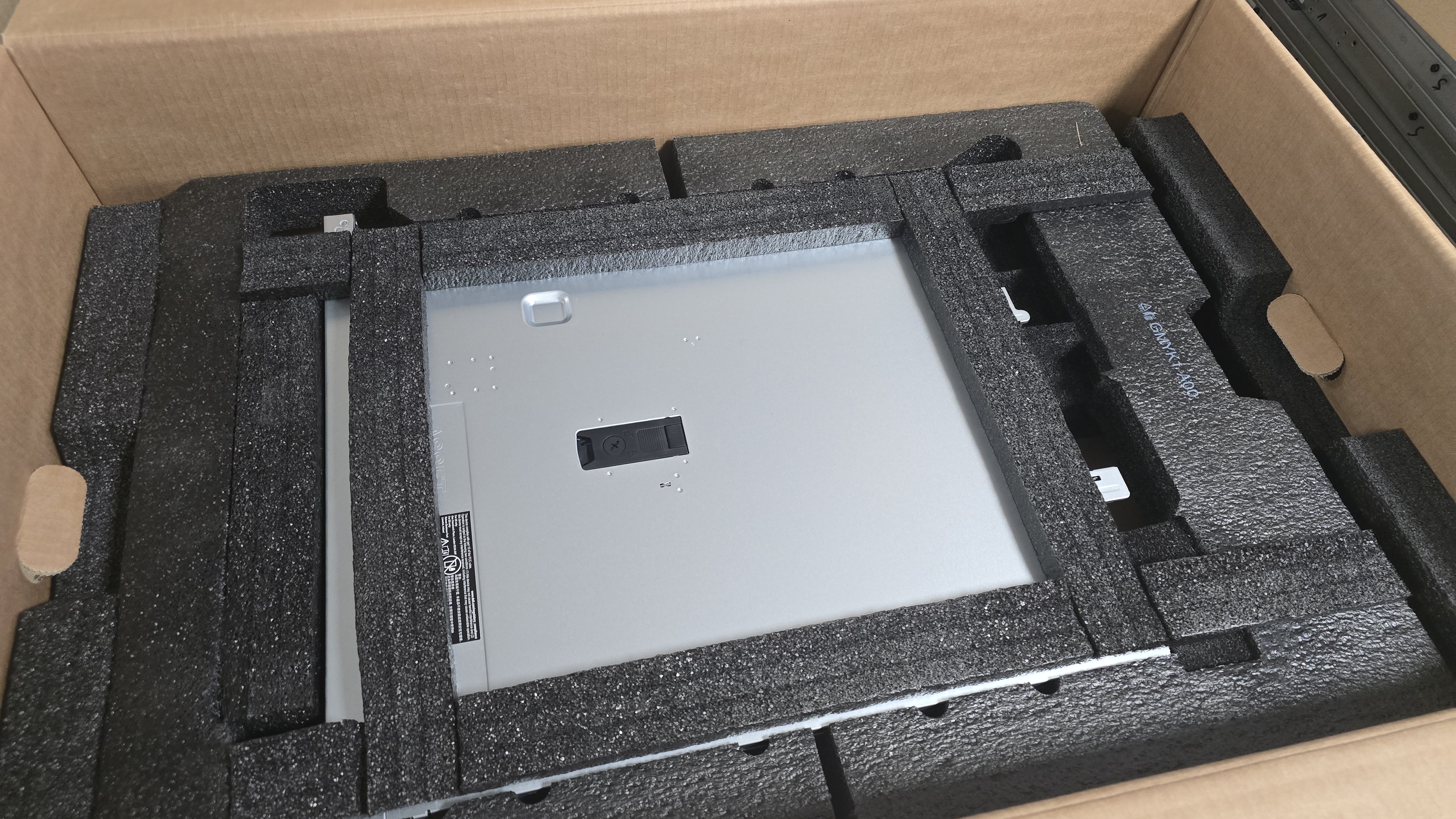 NEW DELL Poweredge R360 Xeon 6325P 3.5GHz 32GB RAM 8SFF 480GB SSD H355 RAID 3Y W 2