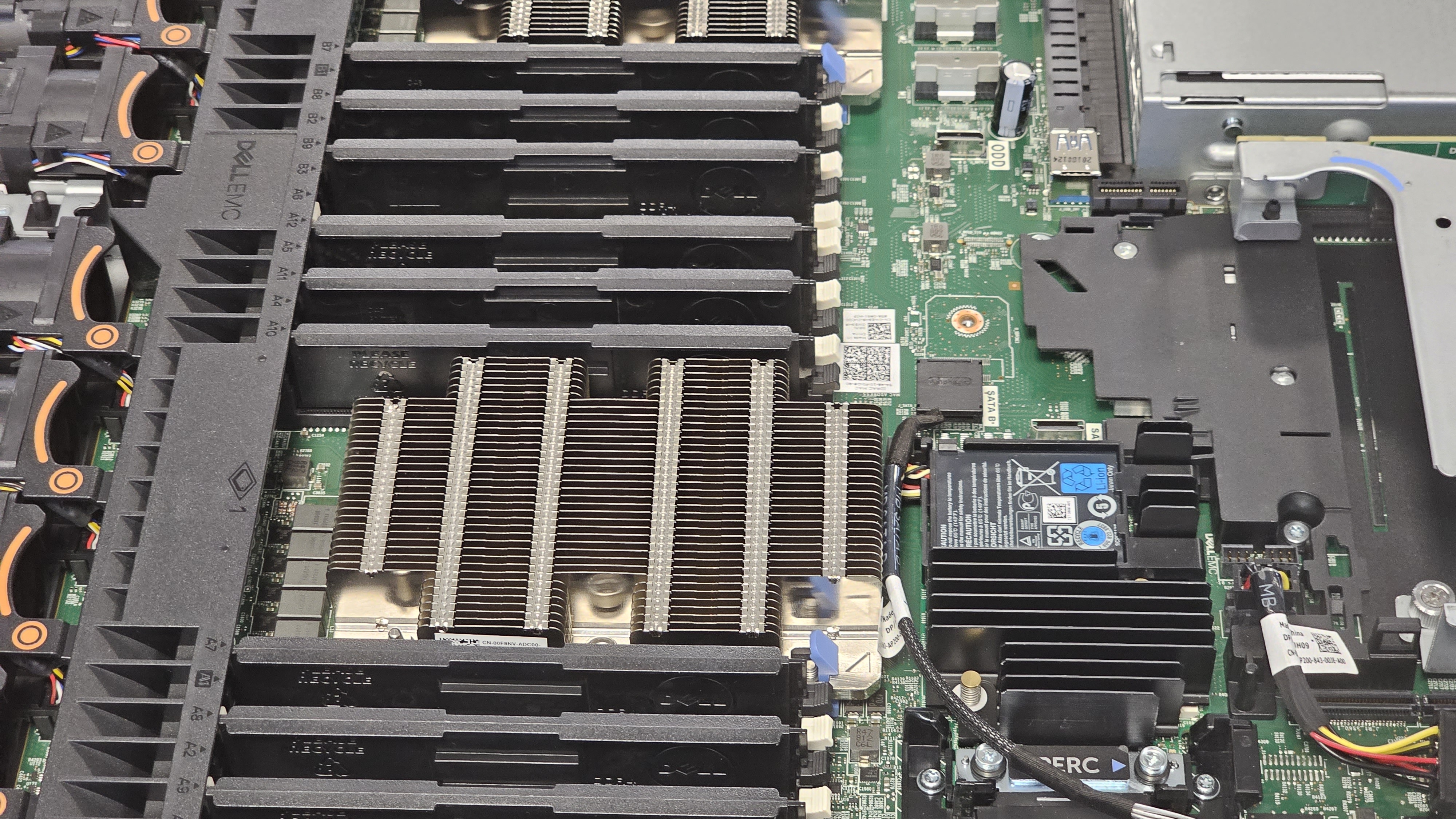 Dell PowerEdge R640 2x Gold 6254 18Core 3.1GHz 4LFF H730 RAID 2x 25Gb 2PSU 4