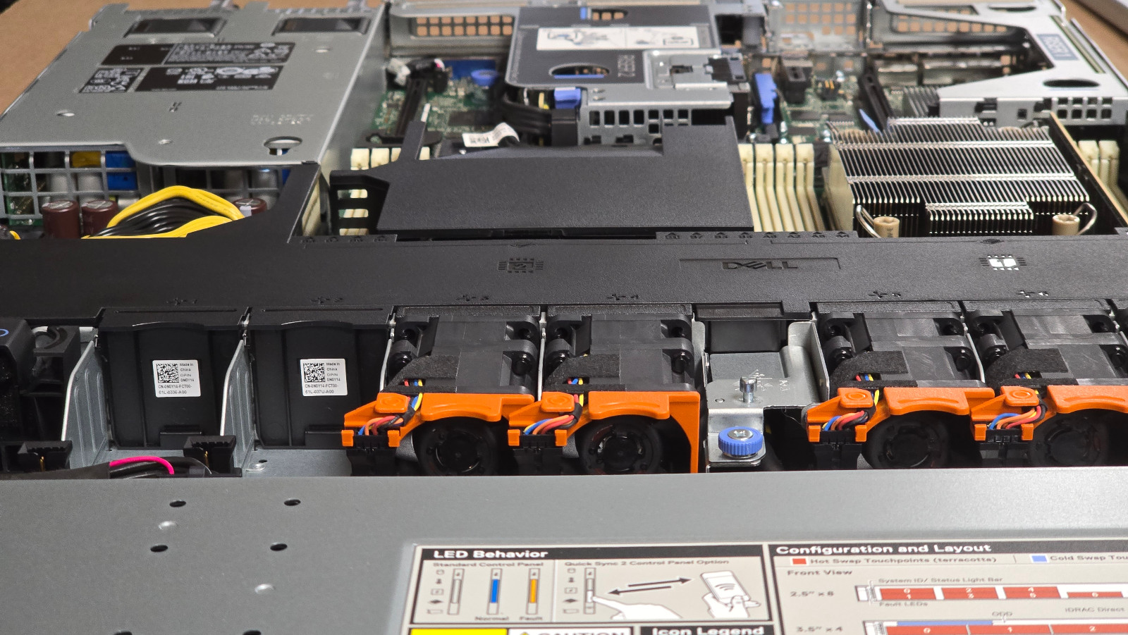NEW DELL R660xs Silver 4514Y 16Core 2GHz 32GB RAM 8SFF HDD 2x 25GbE H755 RAID 2P 5
