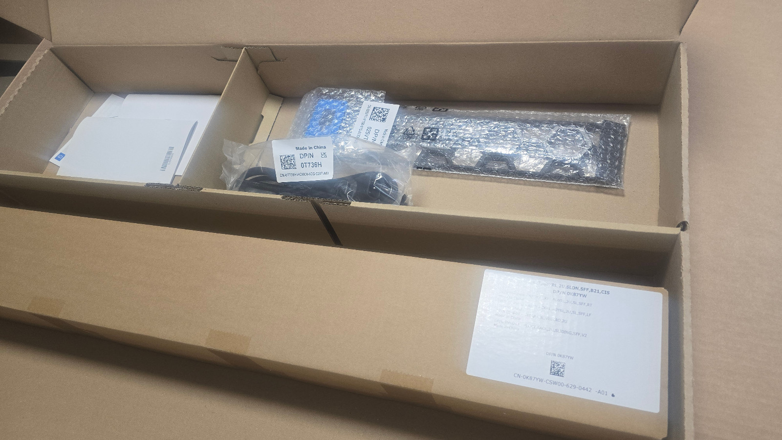 NEW DELL Poweredge 7615 AMD Epyc 9254 24C 2.9GHz 32GB RAM 8LFF 480GB H355 2PSU 3