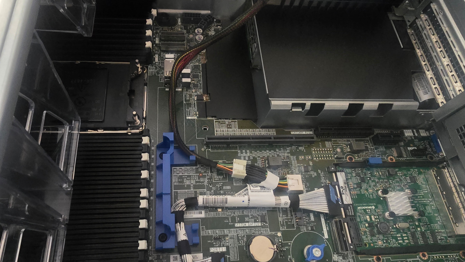 HPE ML350 Gen11 Xeon 4416+ 20Core 2GHz 32GB RAM 8SFF MR408 RAID 3YEAR WARRANTY 3