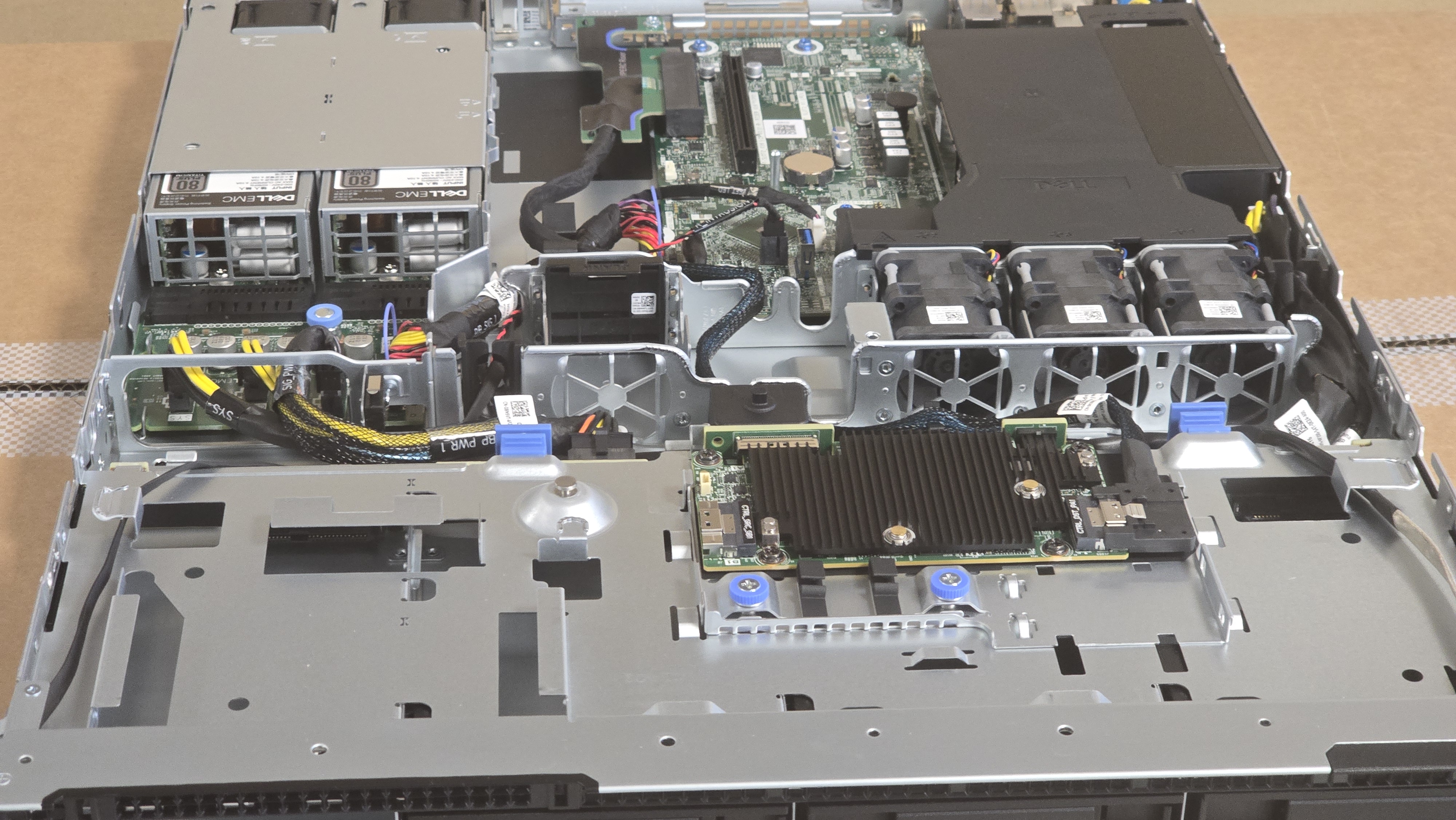 NEW DELL Poweredge R360 Xeon 6333P 3.1GHz 64GB RAM 4LFF 480GB SSD H755 RAID 3Y W 6