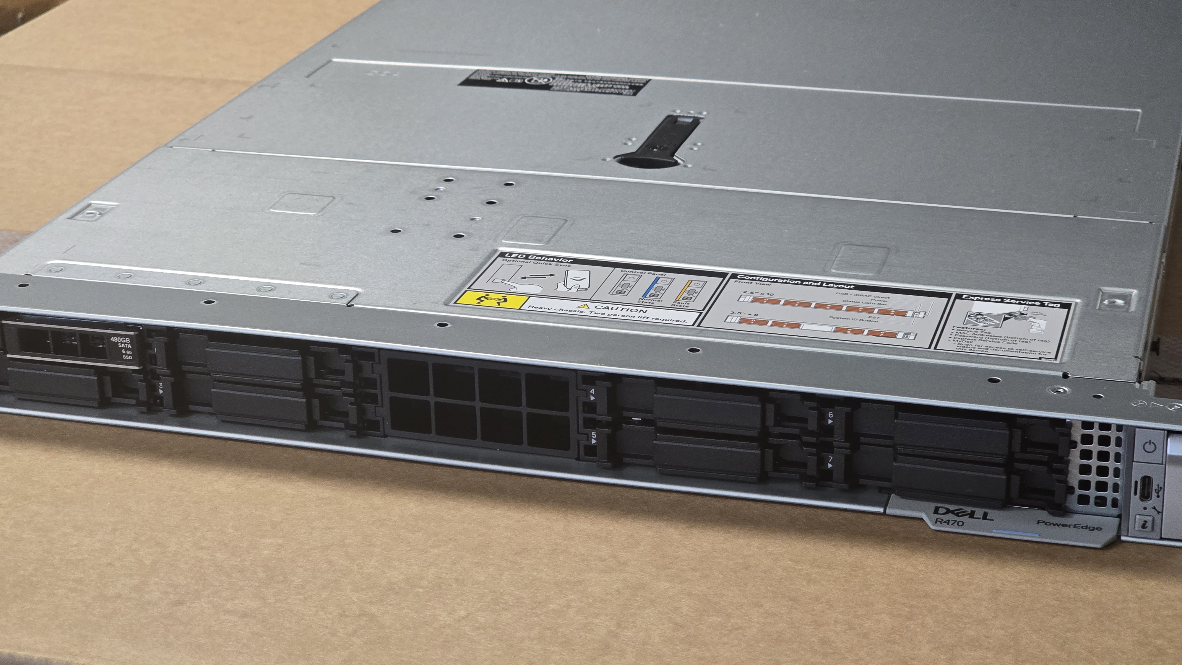NEW DELL R470 Intel Xeon 6507P 3.5GHz 32GB RAM 8SFF 480GB SSD H968i RAID 2PSU 4