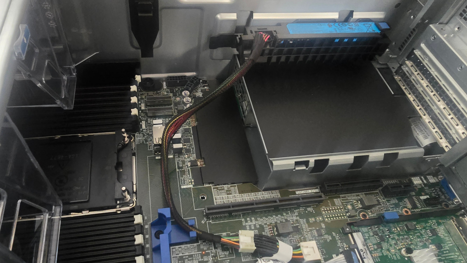 HPE ML350 Gen11 Xeon 4416+ 20Core 2GHz 32GB RAM 8SFF MR408 RAID 3YEAR WARRANTY 4