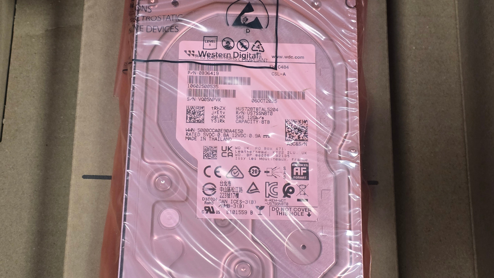 NEW Fsas Fujitsu 8TB 12G SAS LFF Hot Swap HUS728T8TAL5204 PY-CH8T7B9 Enterprise 6