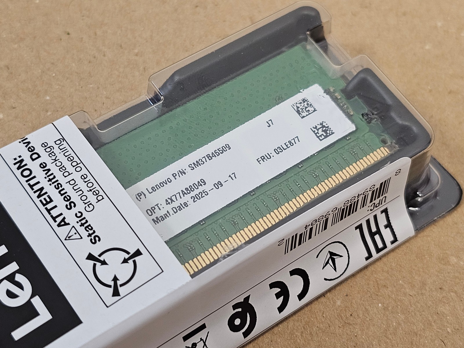 NEW 32GB DDR5 5600B 44800R 1Rx4 ECC RDIMM MTC20F1045S1RC56BG1 Lenovo 4X77A88049 4