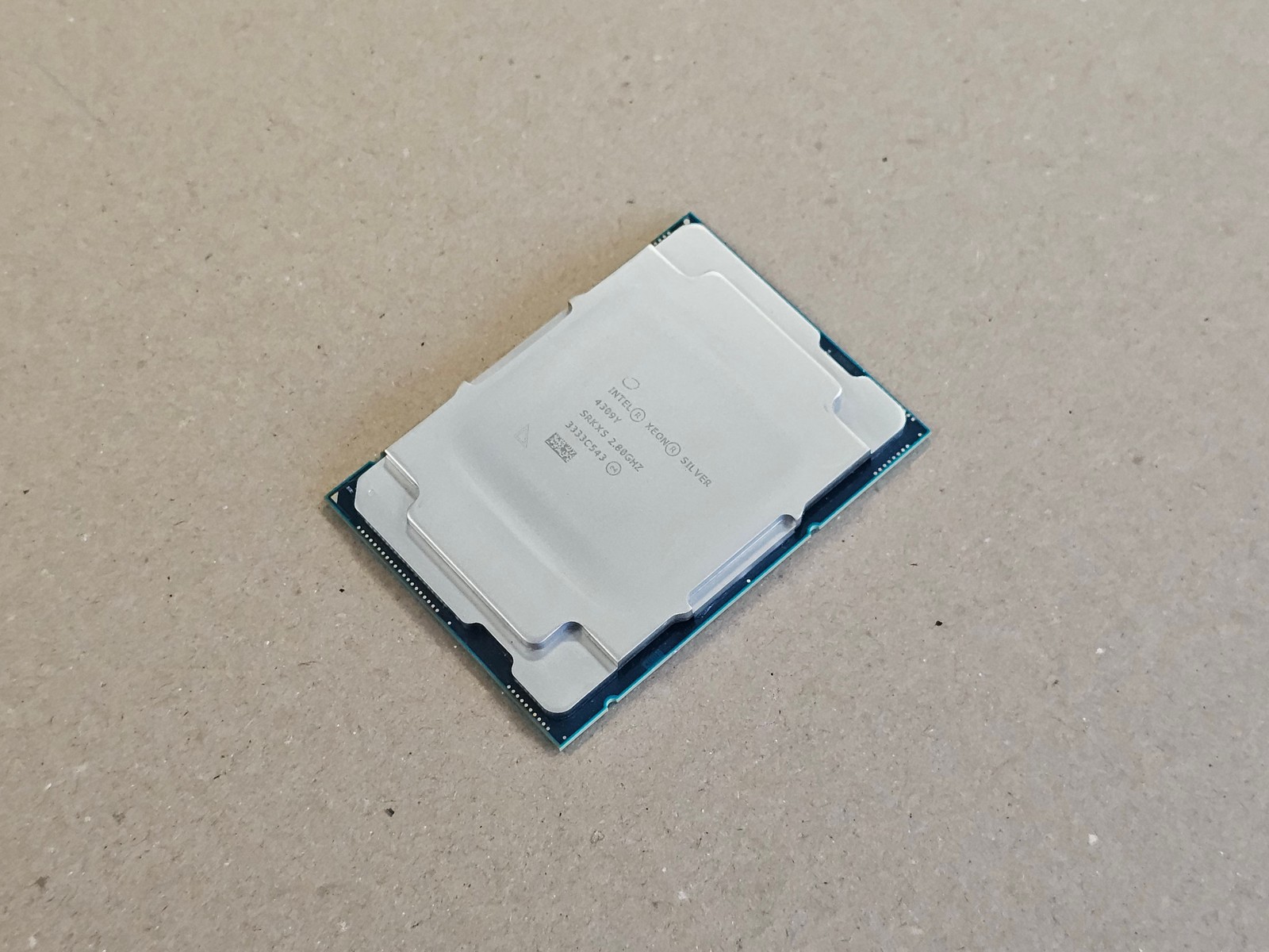 Intel Xeon Silver 4309Y 8Core 2.8GHz 12MB LGA4189 105W SRKXS 2Year Warranty 5