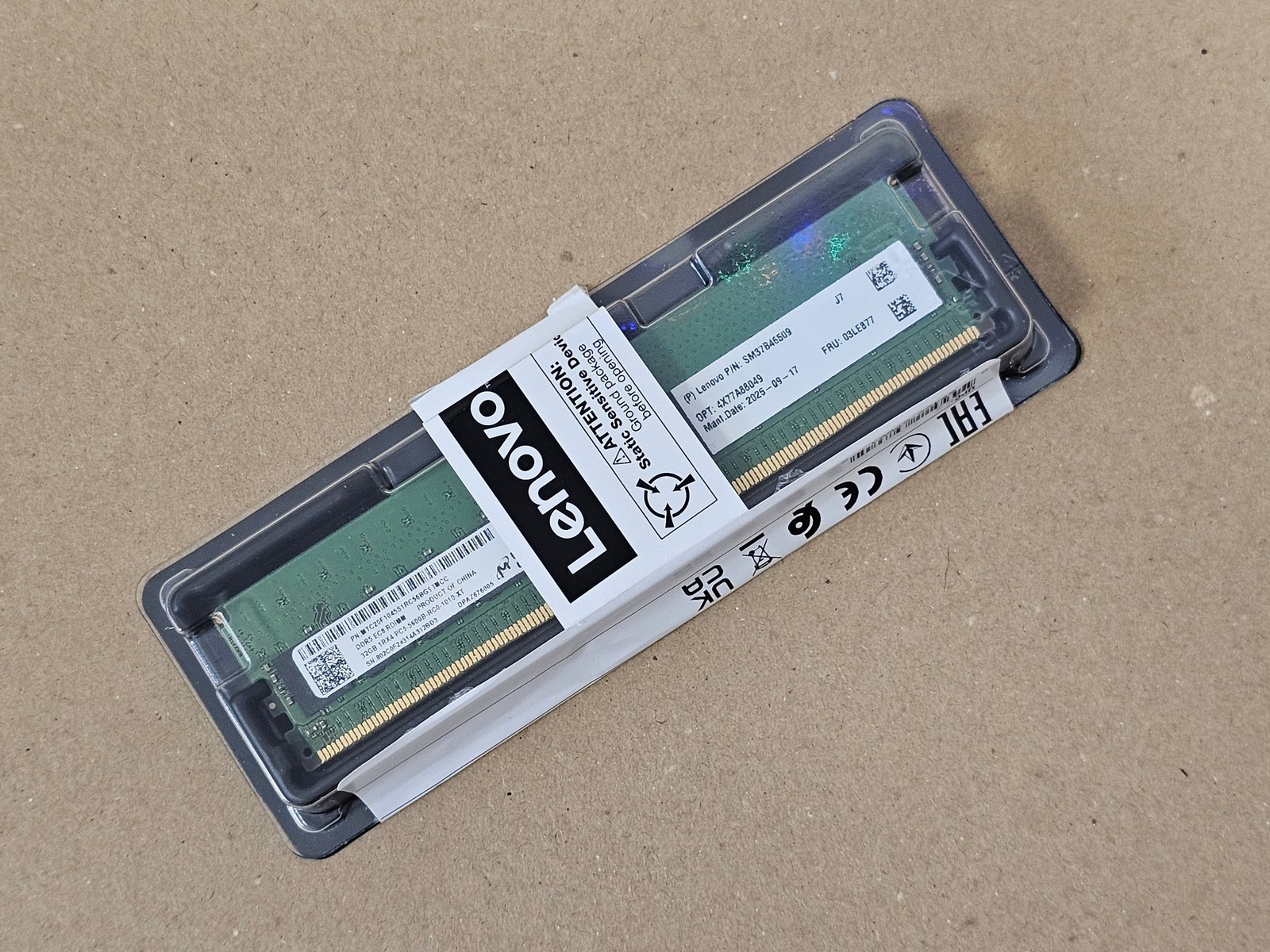 NEW 32GB DDR5 5600B 44800R 1Rx4 ECC RDIMM MTC20F1045S1RC56BG1 Lenovo 4X77A88049