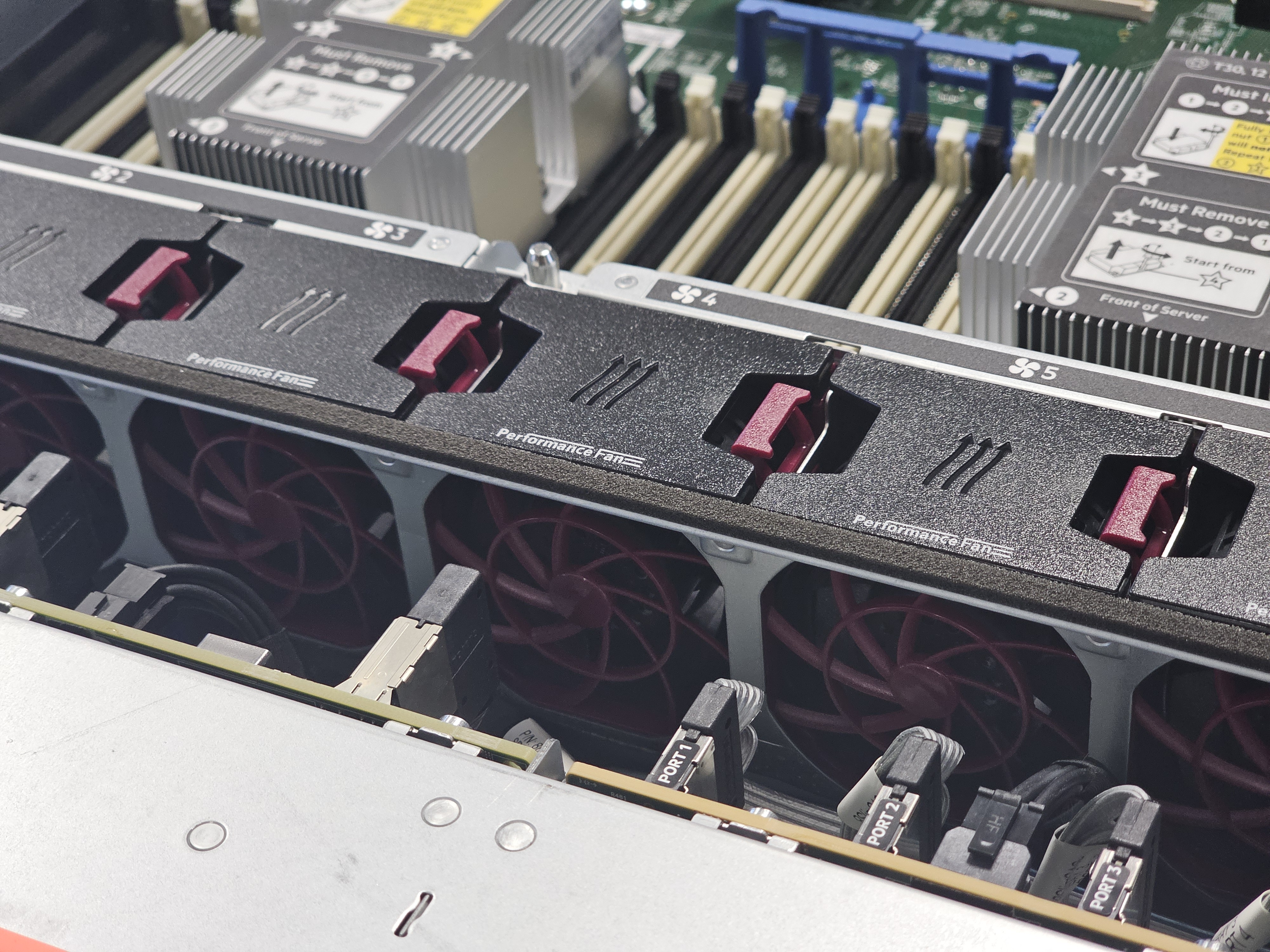 SPEC HPE DL380 Gen10 2x Gold 5118 2,3GHz 16SFF (8x NVMe) P408i-a RAID 2PSU 5