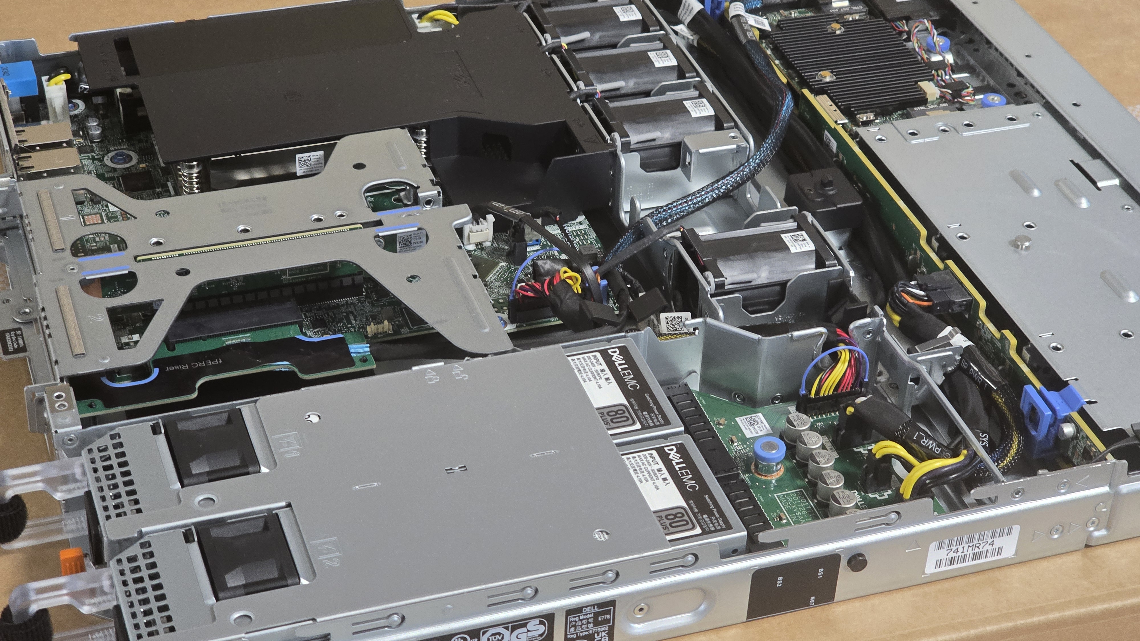 NEW DELL Poweredge R360 Xeon 6325P 3.5GHz 32GB RAM 8SFF 480GB SSD H355 RAID 3Y W 5