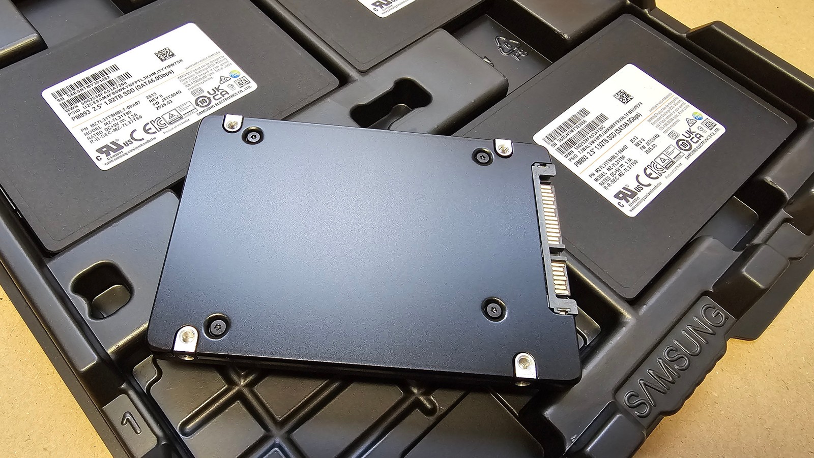 +NEW + Samsung 1.92TB PM893 2,5