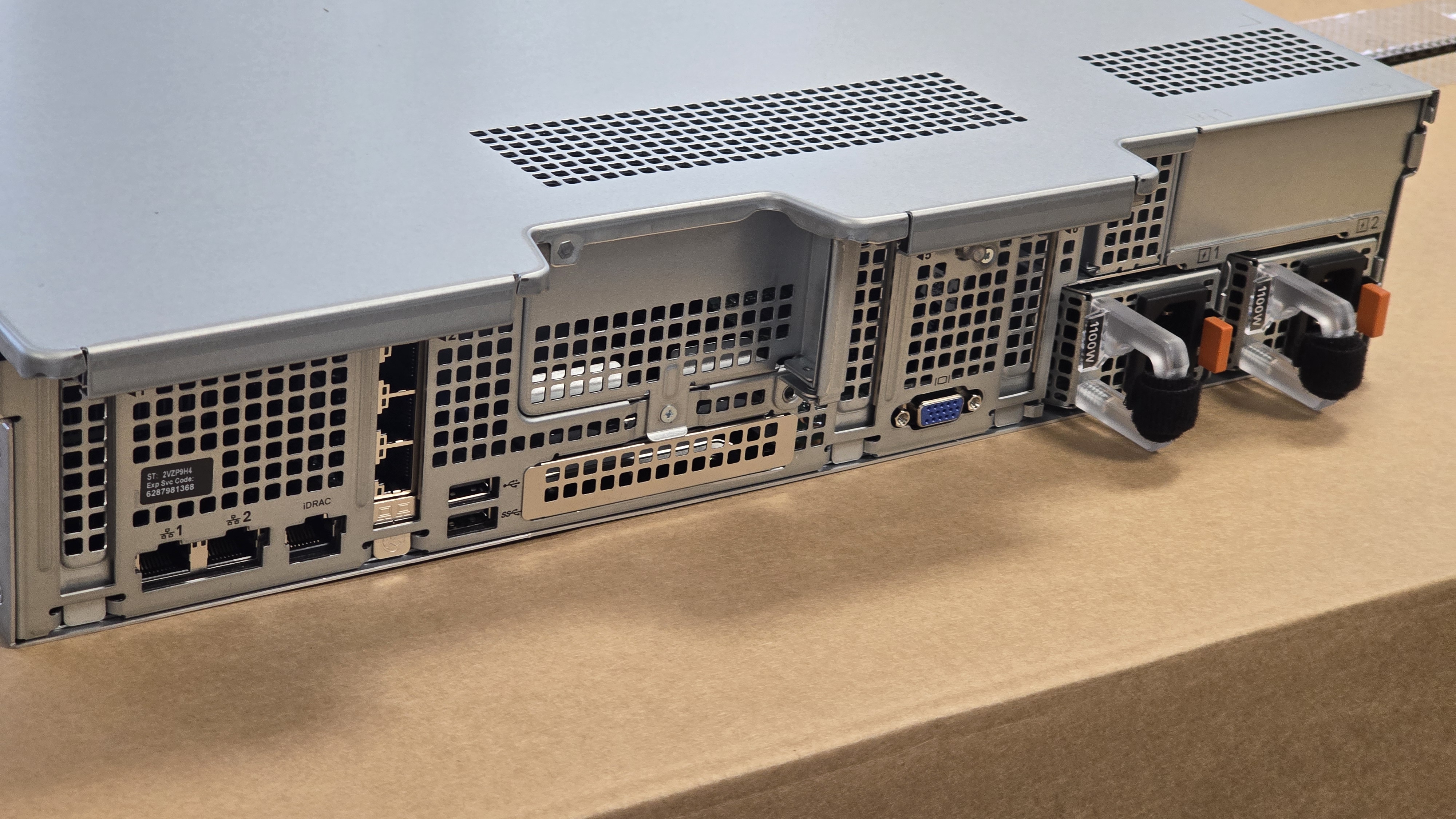 NEW DELL R760xs 2x Gold 5418Y 24C 2GHz 128GB RAM 16SFF HDD BAY H755 RAID 2PSU 4