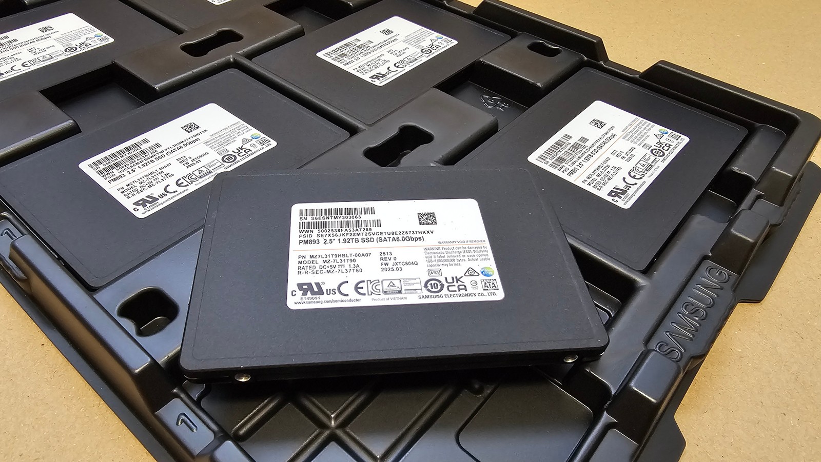 +NEW + Samsung 1.92TB PM893 2,5