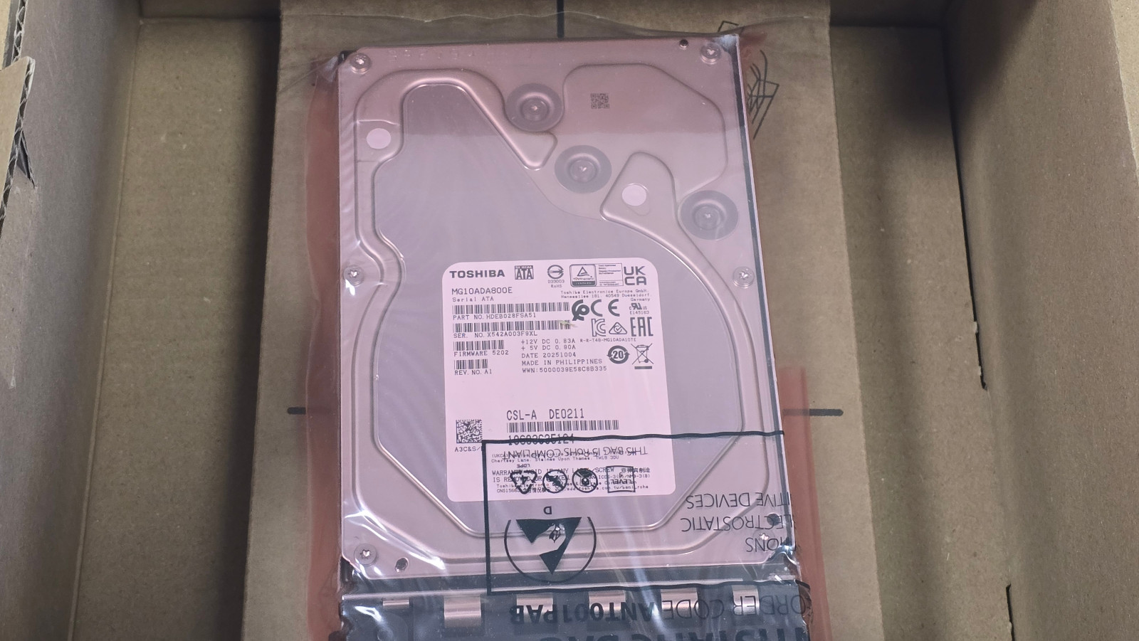 NEW Fsas Fujitsu 8TB SATA HDD LFF 3,5