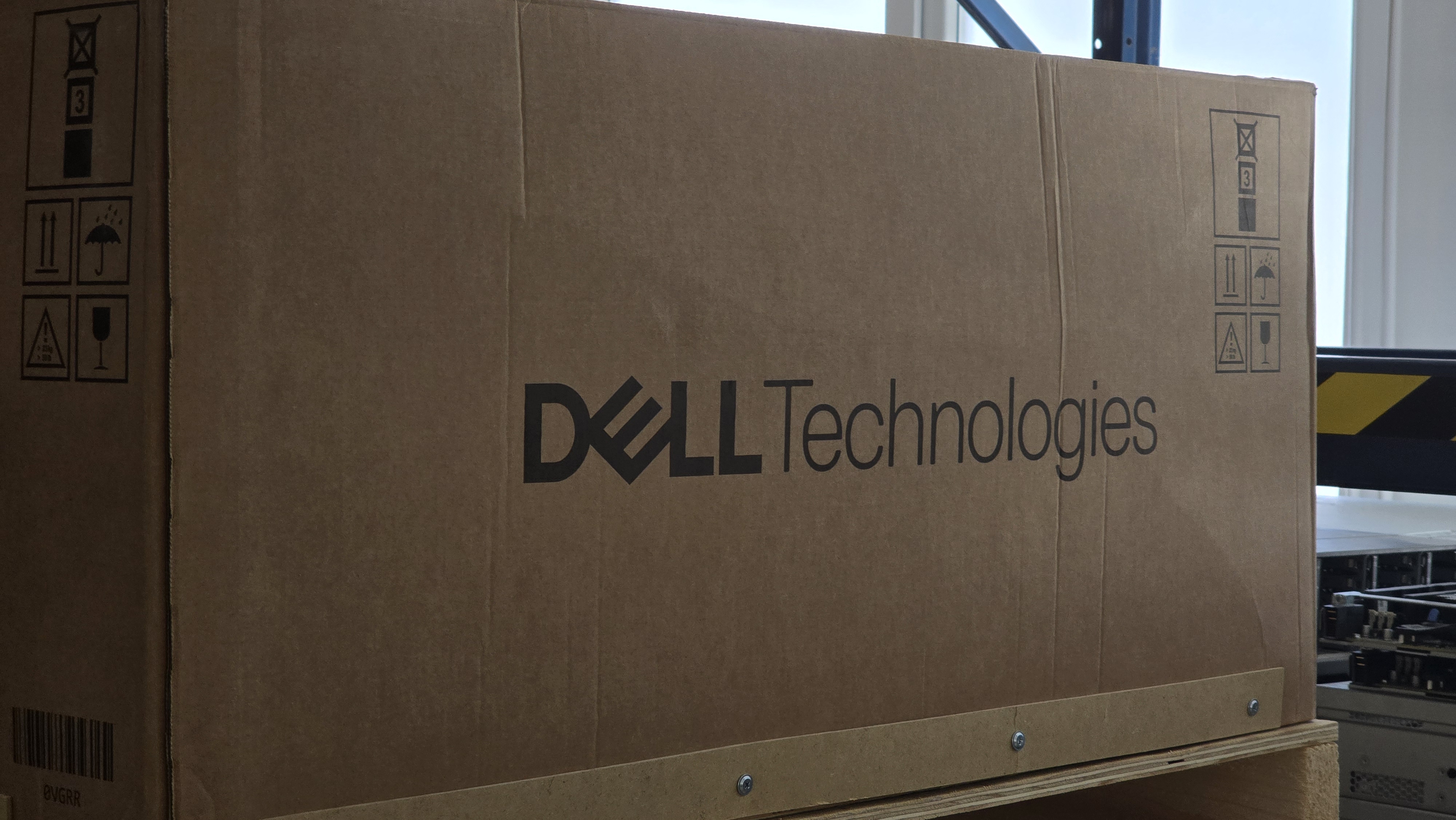 NEW DELL T560 Xeon 4514Y 16Core 2GHz 64GB RAM 8LFF HDD BAY H755 RAID 2PSU