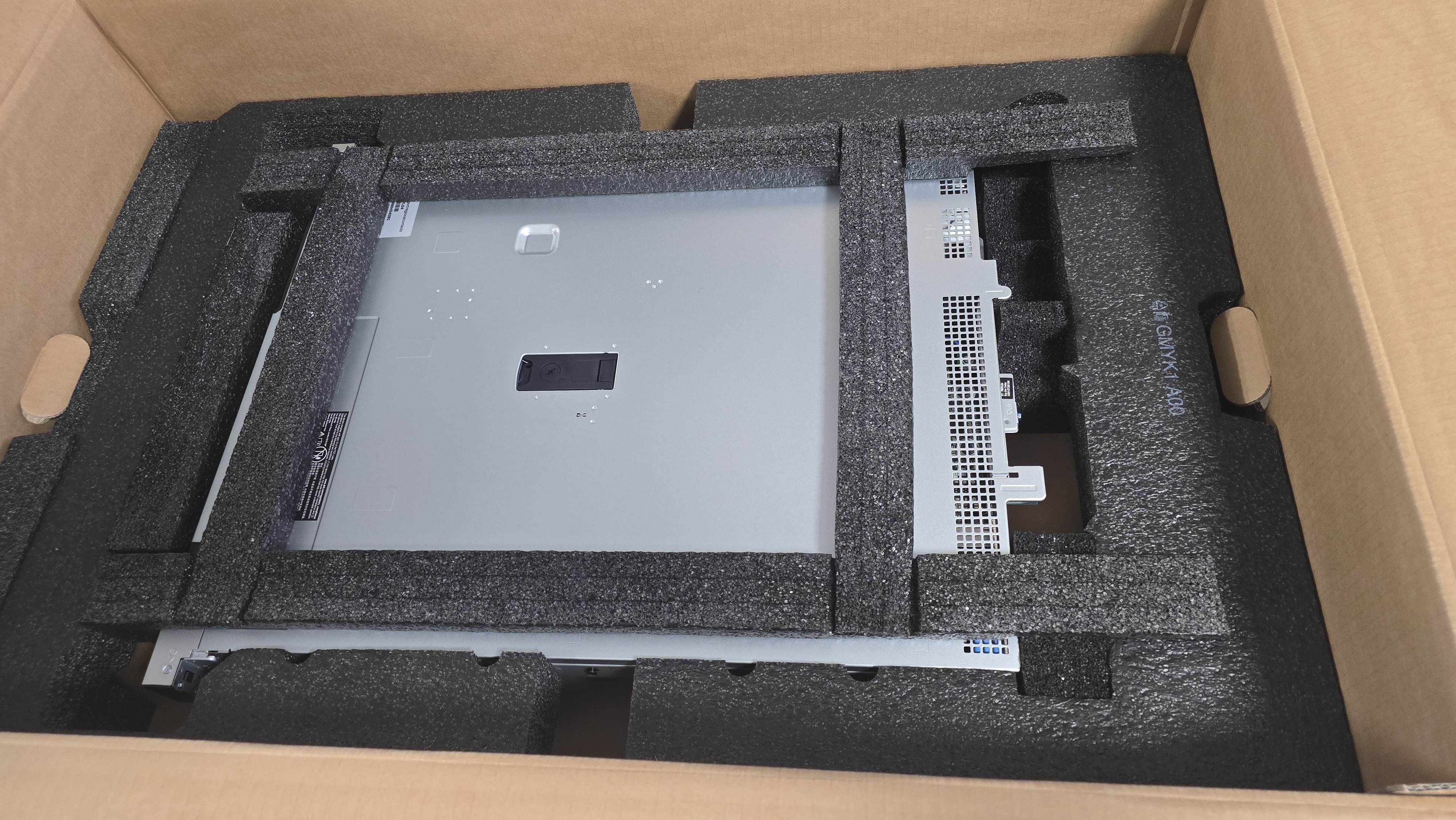 NEW DELL Poweredge R360 Xeon 6333P 3.1GHz 64GB RAM 4LFF 480GB SSD H755 RAID 3Y W 2