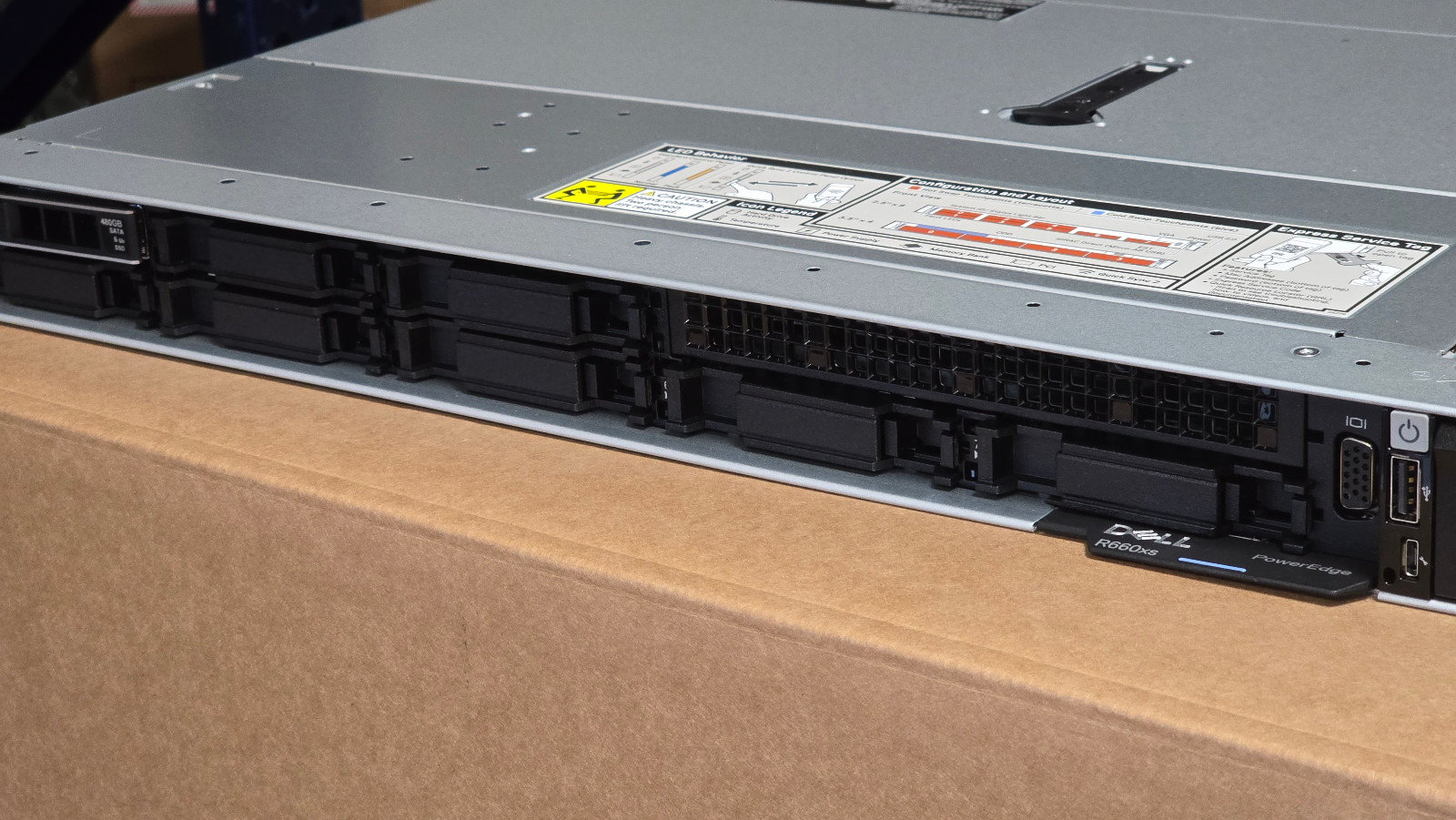 NEW DELL R660xs Silver 4514Y 16Core 2GHz 32GB RAM 8SFF HDD 2x 25GbE H755 RAID 2P 4